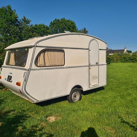 Camping A La Ferme - Hebergements Insolites Cerisy-la-Foret Kültér fotó