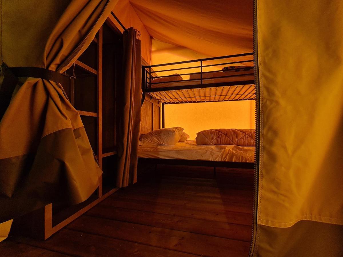 Camping A La Ferme - Hebergements Insolites Cerisy-la-Foret Kültér fotó