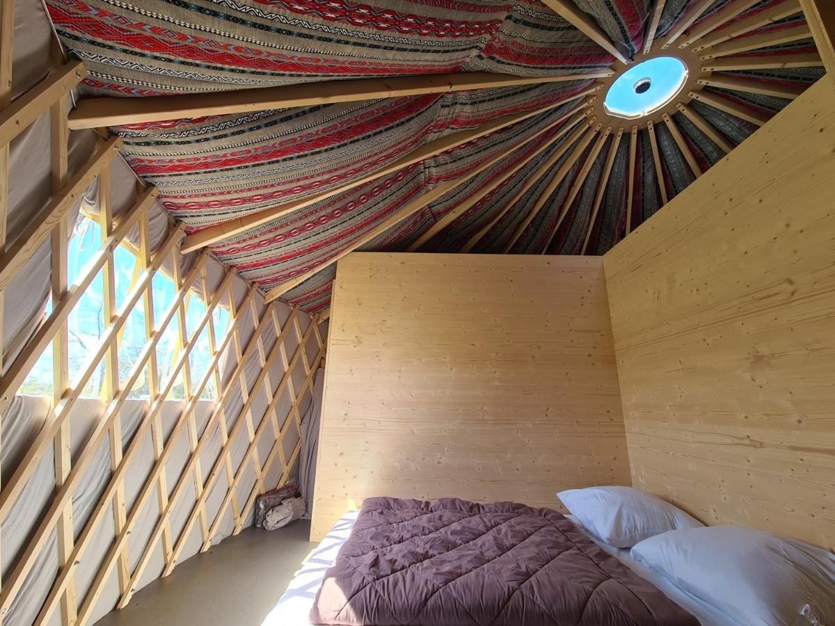 Camping A La Ferme - Hebergements Insolites Cerisy-la-Foret Kültér fotó