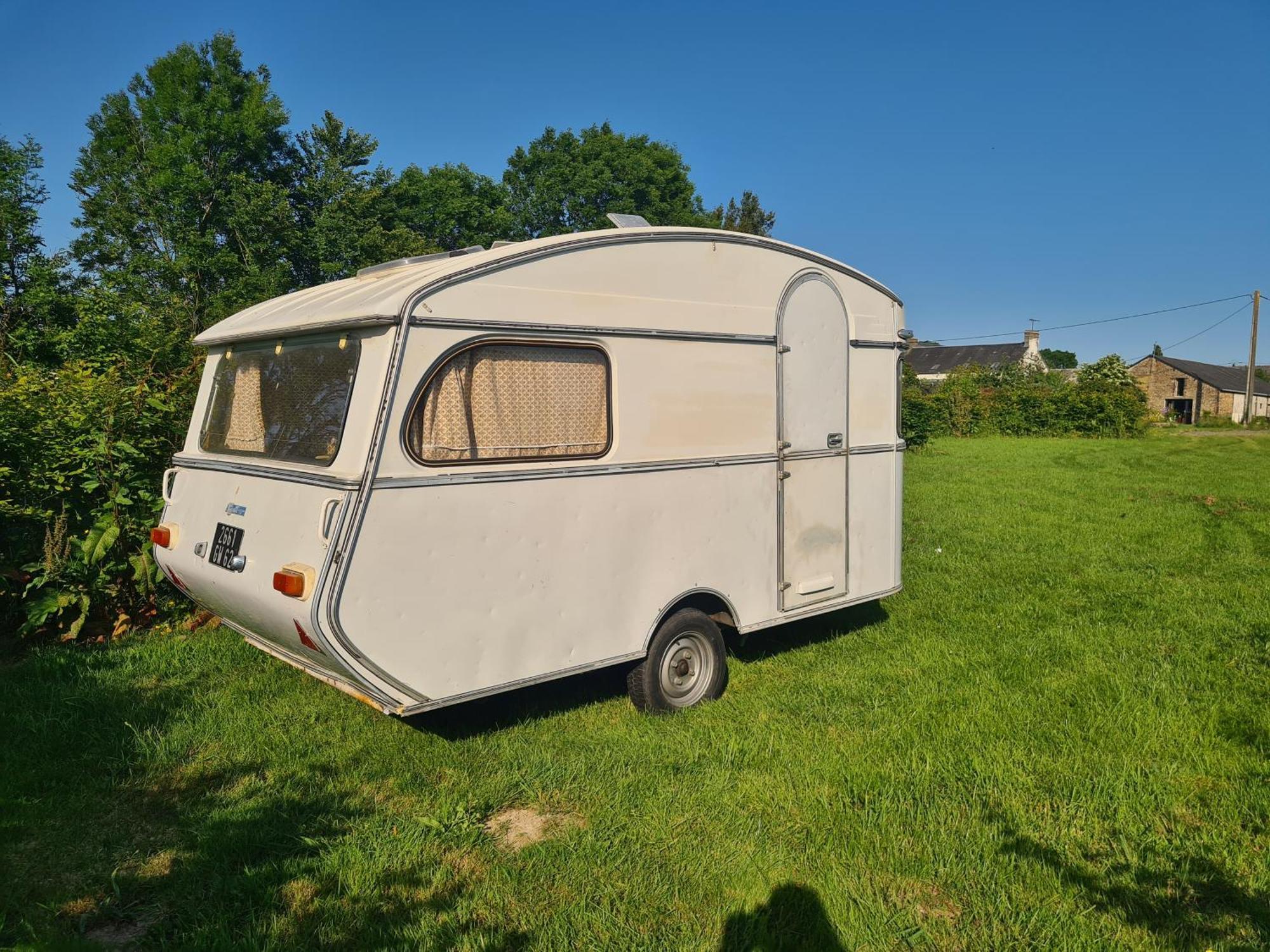 Camping A La Ferme - Hebergements Insolites Cerisy-la-Foret Kültér fotó